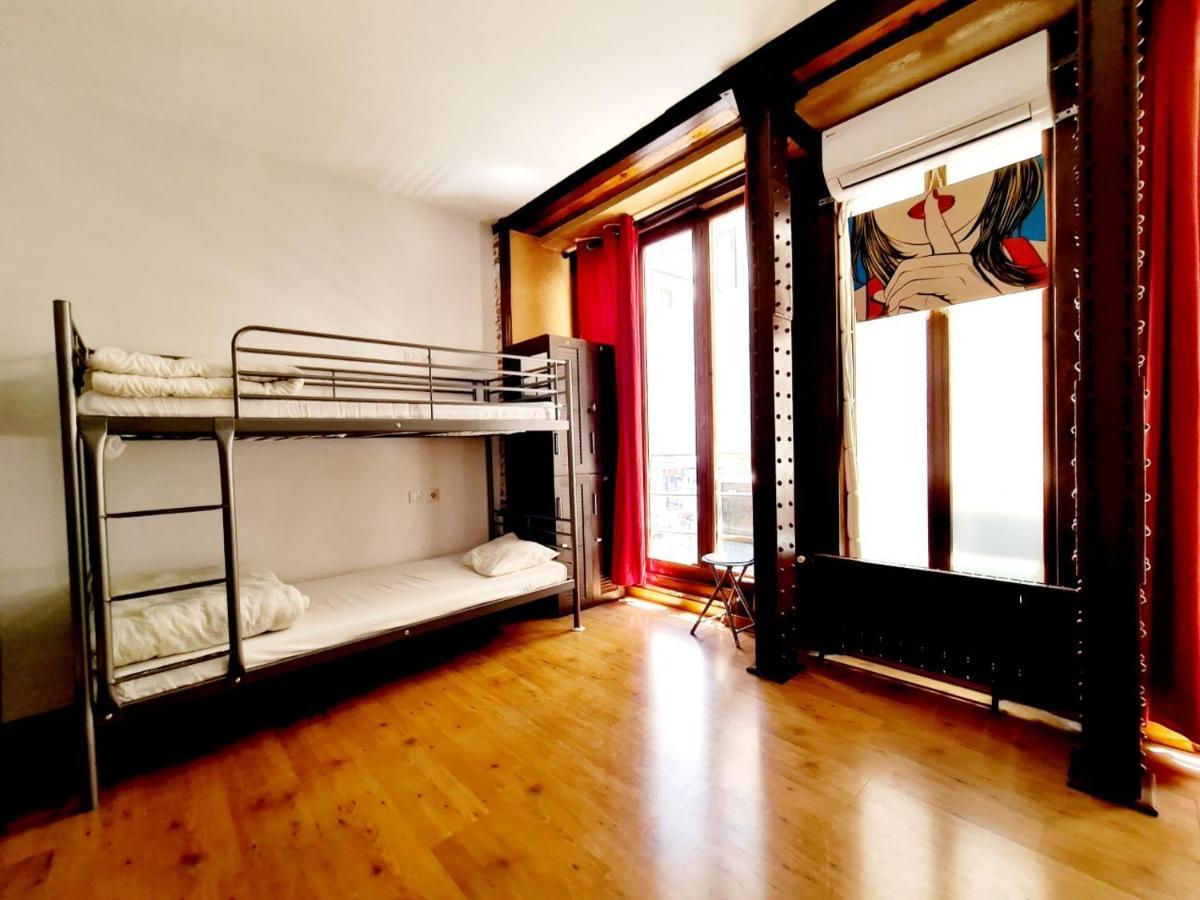 Cama en habitación compartida mixta de 6 camas